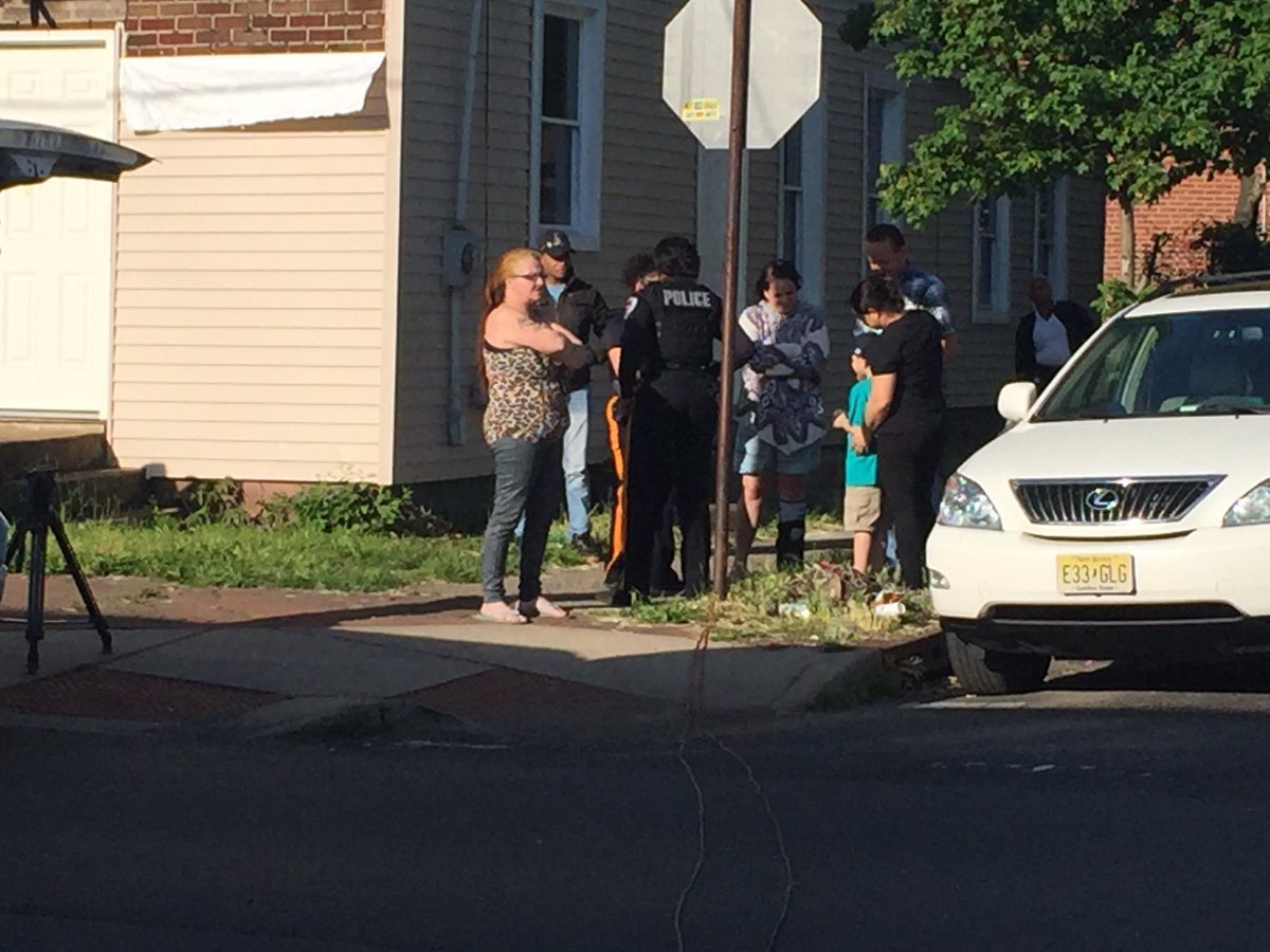BHudTV's tweet image. Child, who was alone in home across from barricaded suspect in Trenton, is reunited w/his parents. @NBCPhiladelphia
