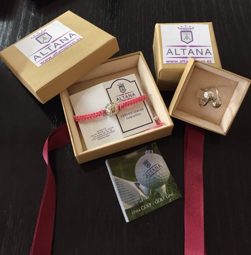 altanajoyas's tweet photo. Es un honor para #ALTANAjoyas poder estar presente  #MWGE17 y que nuestra directora de ventas @vgbea luche por ser la #CenicientaDelGolf https://t.co/adOmGgPkA6