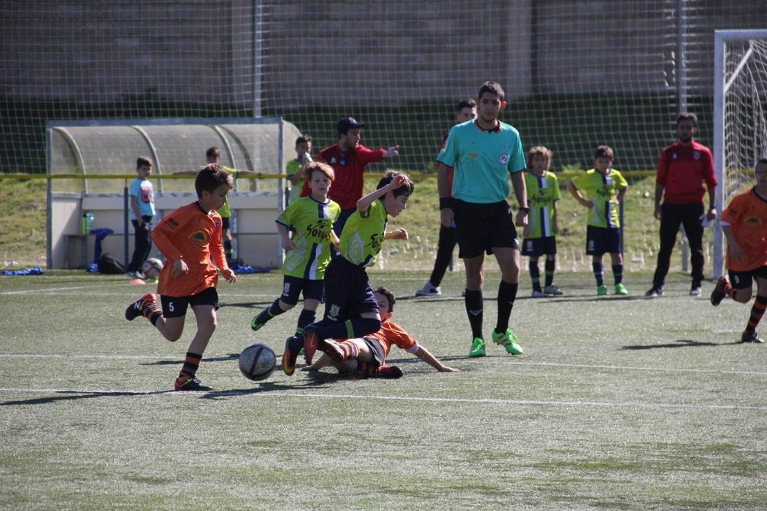Multitud de ascensos también se juegan esta semana en el fútbol base dlvr.it/P6Thmv