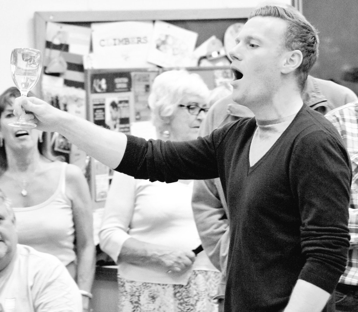 KentishOpera's tweet photo. Come join the party! Book now for #LaTraviata @StagSevenoaks May 24-27 https://t.co/L8ZP4DgNOy #sevenoaks #opera #verdi https://t.co/YnMDt2O2EW