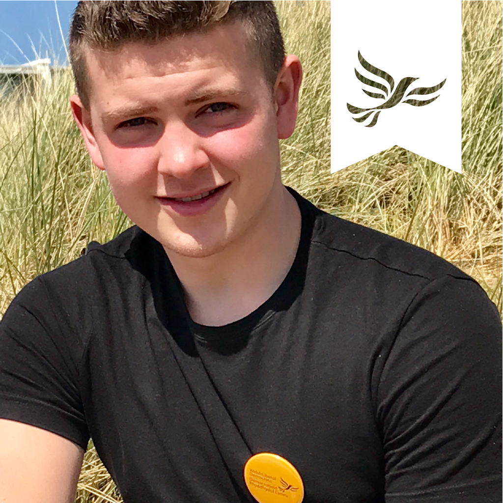 RoryDanielsLD's tweet photo. I'm standing as the 19 year old @LibDems parliamentary candidate for Llanelli 🕊️ 💙⭐️🇪🇺
@Aiannucci @GdnPolitics #LibDems #Election2017 https://t.co/IBfQMRLUFb