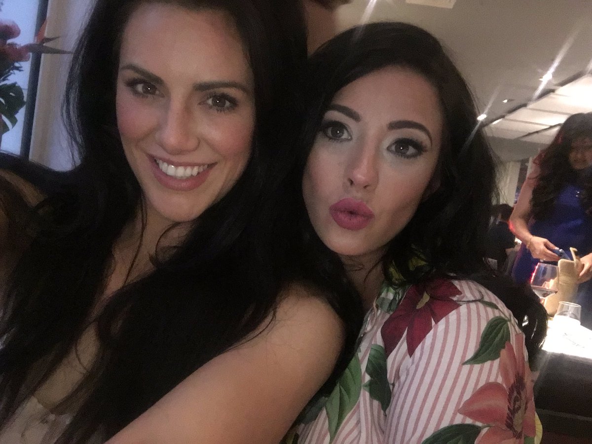 TheProdigalFox's tweet photo. Amazing food, company and entertainment @MangoTreeLondon this evening and for a good cause ❤️ https://t.co/bnI7kWBHVE