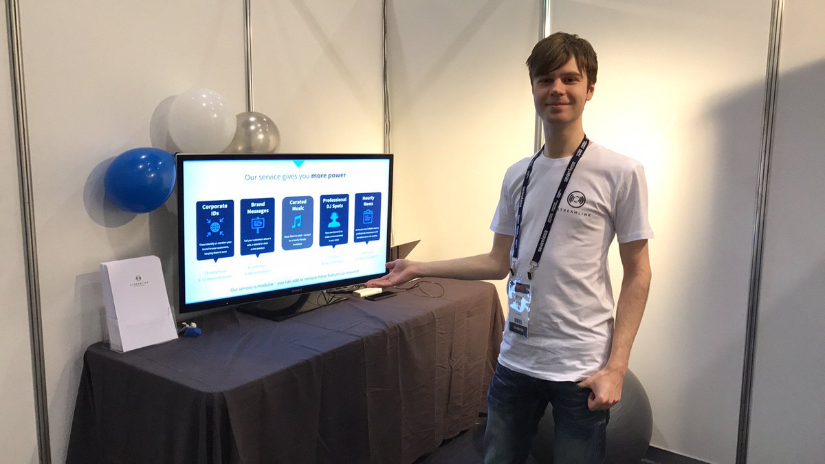 StreamLinkAU's tweet image. Rhys presenting our digital signage like a pro, bright and early at @SeamlessAU