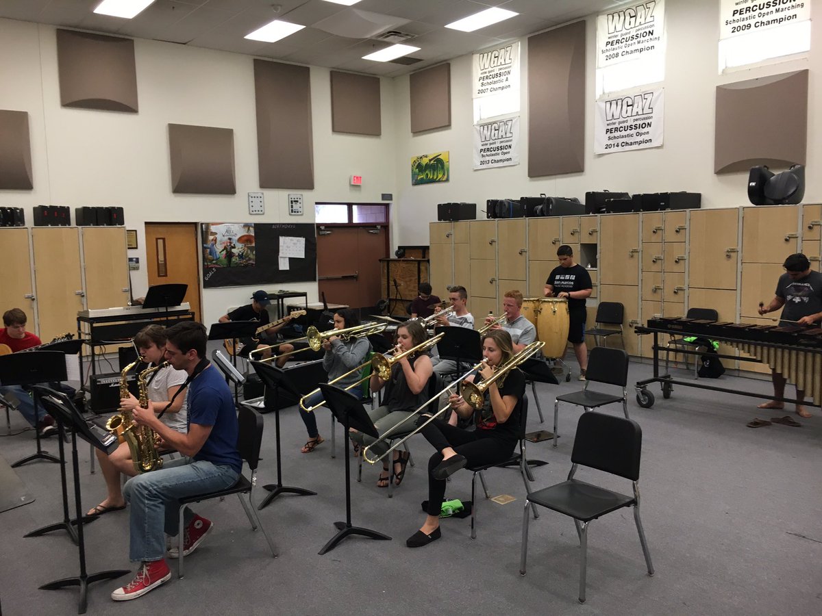 bashahsband's tweet photo. @lilnicky27 working w/ Jazz 1 on @RealSnarkyPuppy's "Skate U"... #pbl #BashaMus #musiced #vernmus https://t.co/Hx5hodGM2G