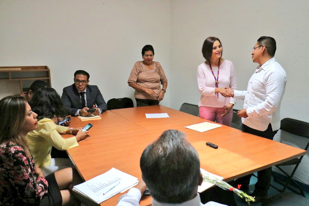 ACOaxaca's tweet photo. Sumamos esfuerzos con la @defensoria_oax con el fin de asesorar y defender jurídicamente a personas de bajos recursos https://t.co/I8bcSnXJow