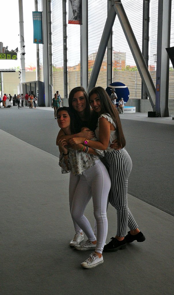 csanchezs03's tweet photo. Y lo que me queda por aguantaros... 🙄😥😍💖👭💋 #osamooo https://t.co/oCwoxC77wD