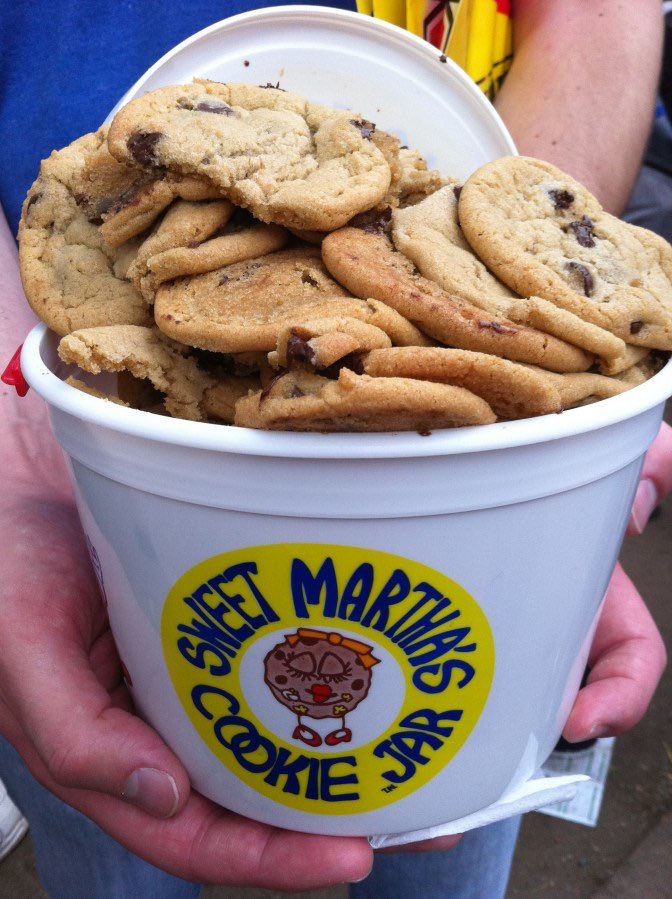 EverythinginMN's tweet photo. Only Minnesotans will understand... Retweet if you can't wait to get a bucket this summer! 🍪 https://t.co/5k2PXQ0SZk