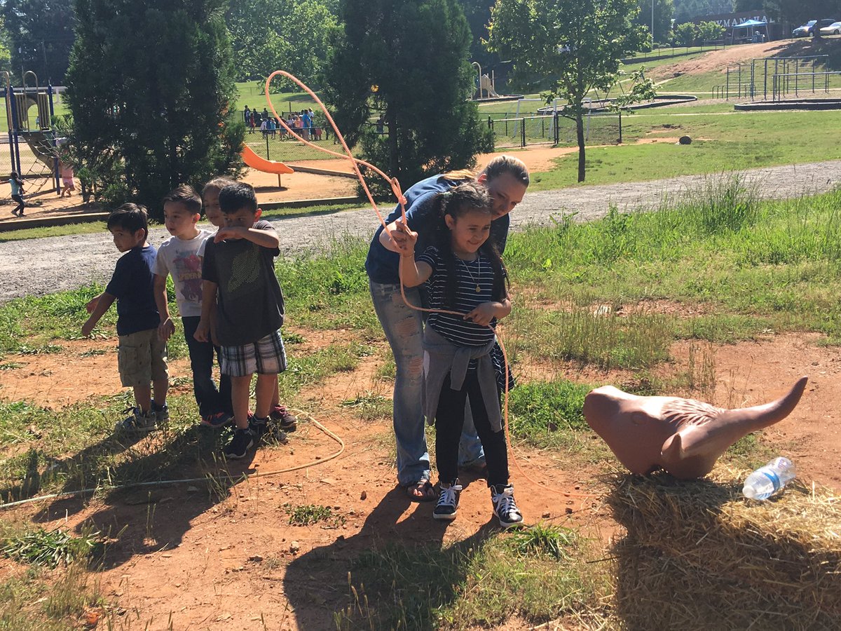 NorthHallFFA's tweet photo. Some of our FFA kids helping out at the Lyman Hall Elementary Ag Day! https://t.co/tBgZQxoAdA