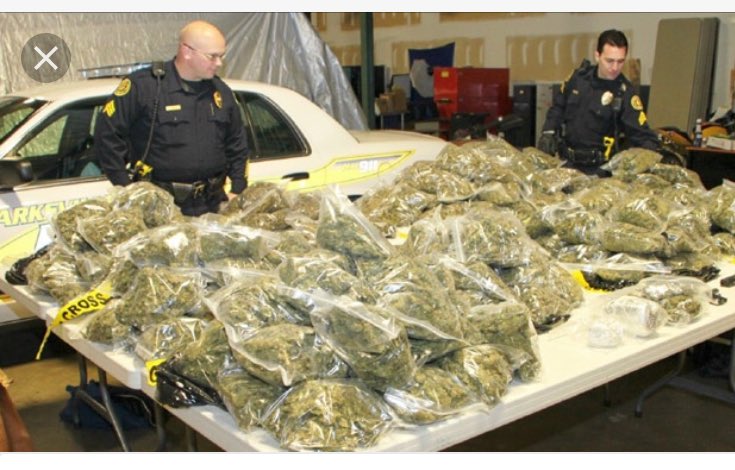 springnuts21's tweet image. Bout ready to get this work out to my soldiers on the street #bowwowchallenge