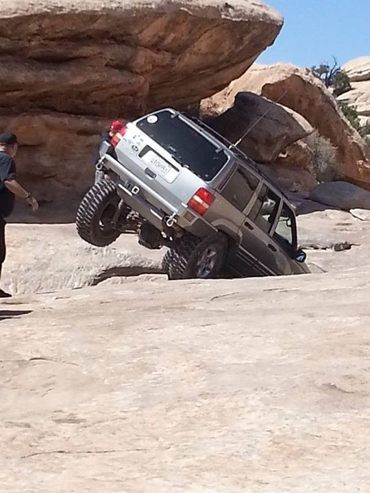 mn4wda's tweet photo. This Guy must on his way to buy Ocean View Property in Moab from the salesman who sold him that awesome suspension system. @THEJeepMafia https://t.co/5RhUYe4Zpv