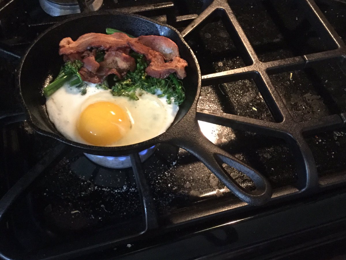 gogogo78's tweet photo. Protein on a cool morning @LodgeCastIron https://t.co/wg85l6LOiw