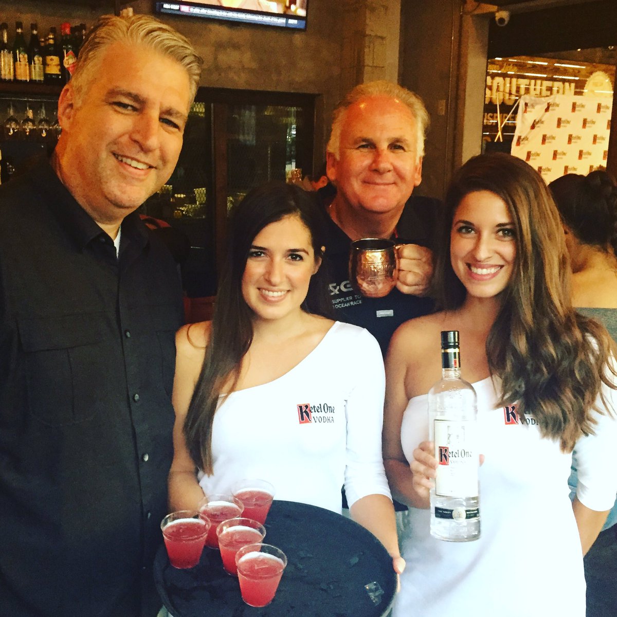 JamesHannigan4's tweet photo. #KetelOneVodkaFL #MasteroftheMule #Proper #DowntownStPete #BartenderCompetition #Diageo #CWSFL #MKTGTampa https://t.co/jKcYzMwKu6