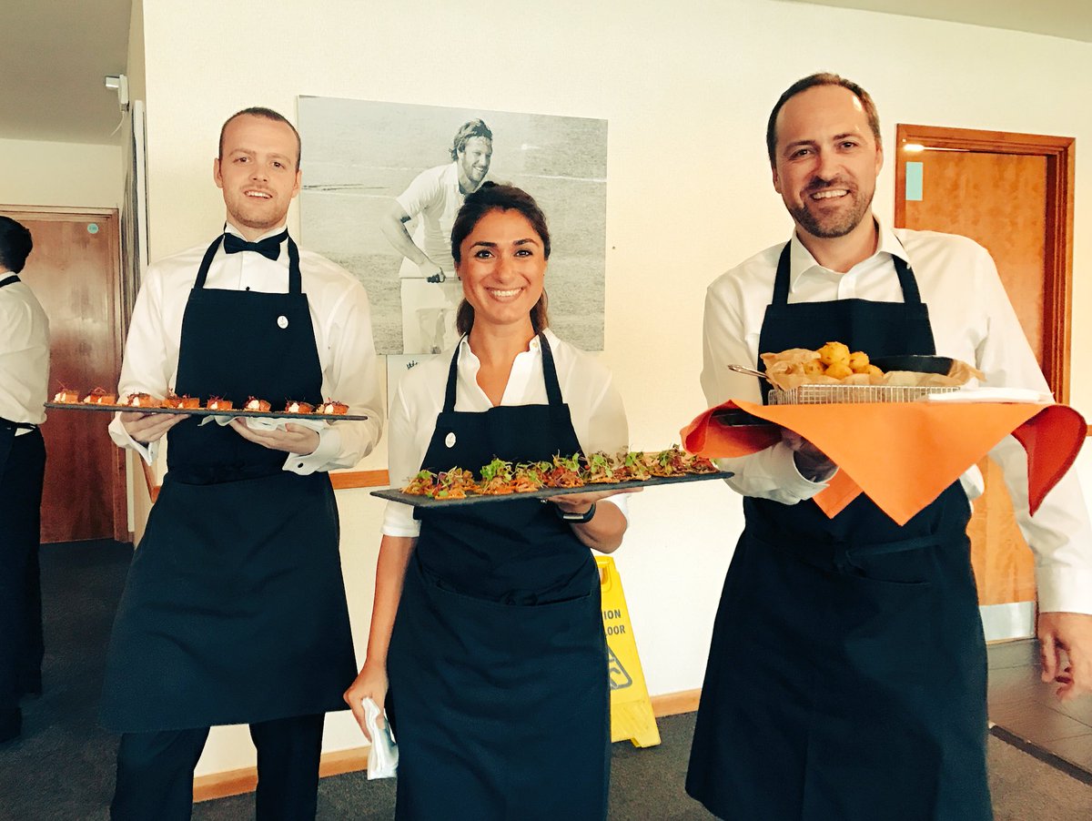 compassgroupuk's tweet photo. 🍾🎉💪🏼#teamCompass Foodbuy is front of house at tonight's Foodbuy gala dinner fundraiser for @DuchenneUK. Lookin good in your aprons guys!!😎 https://t.co/wZbjJZlbap