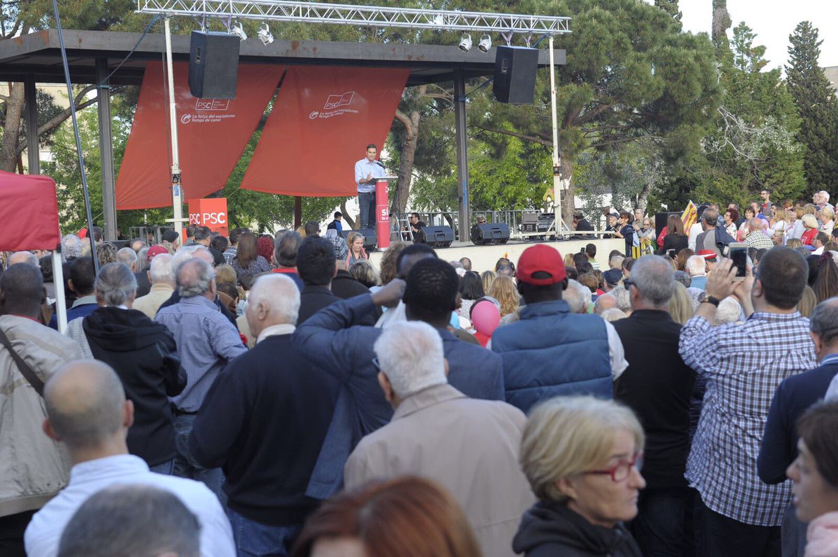 sanchezcastejon's tweet photo. Me han acusado de radical y separatista. Tienen razón, estoy radicalmente opuesto al PP y quiero separarme de su corrupción. #Sabadell https://t.co/nHbn18BJCx
