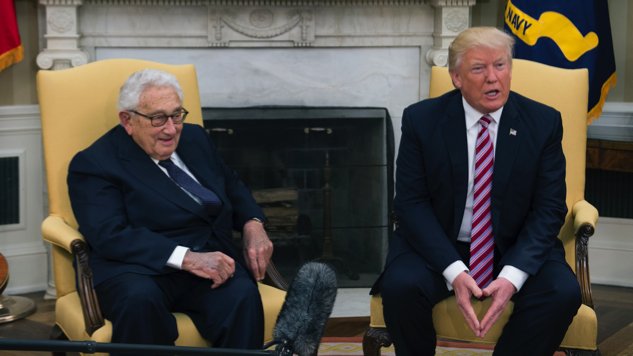 PasteMagazine's tweet image. In an effort to end the Nixon comparisons once and for all, Trump holds a photo op with...Henry Kissinger— goo.gl/txgDqn