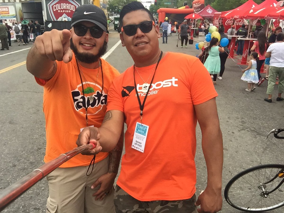 DjNoLimit720's tweet photo. Sporting that #orange #boostmobile #CincoDeMayo #Denver @mike_cutino @dixinco @BenHaugen1 @SEgeberg @TiffianyBoost #Fanta #cocacola newsed https://t.co/HnWlK5jdAm