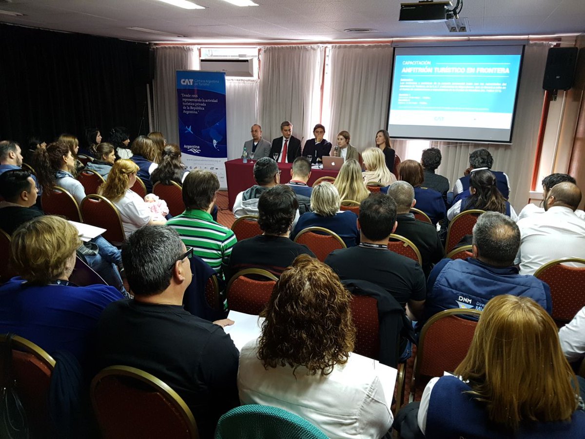 InnovacionTurAr's tweet photo. #Hoy estamos en Mendoza en la Capacitación del Anfitrión Turístico en Frontera https://t.co/xpnEwI7CKa