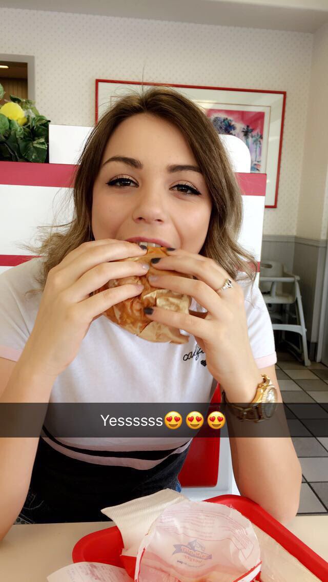 HillAnalyse's tweet photo. The only way to my heart.π #iloveinnout https://t.co/vevE7MR8Pz