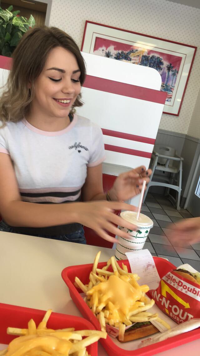 HillAnalyse's tweet photo. The only way to my heart.π #iloveinnout https://t.co/vevE7MR8Pz