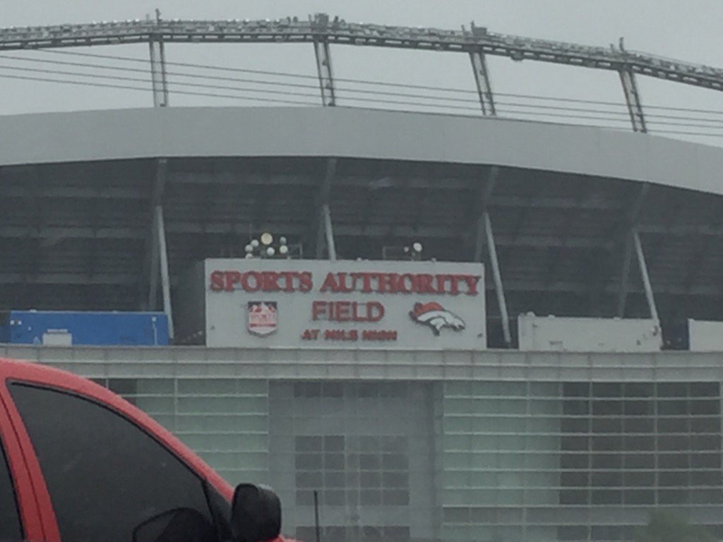 rblum69's tweet photo. These guys would never be on a rain delay. #coloradorockies https://t.co/zUYmE4Jm4x