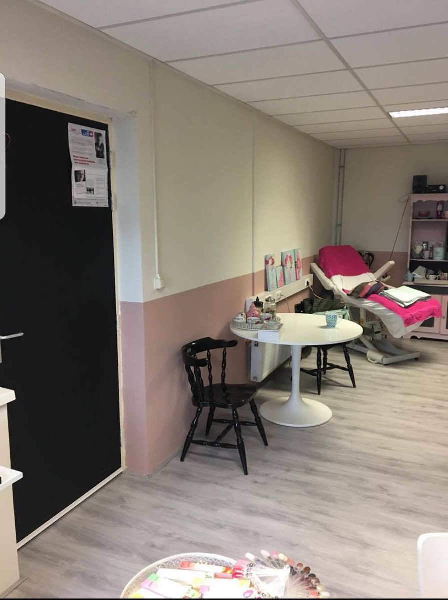 BoekRosa's tweet photo. Steeds meer posters hangen in het land #lezenvoorkanker #longkanker morgen ook posters te halen op congres @nvvpo en boeken te bestellen https://t.co/i0kK0oKRKF