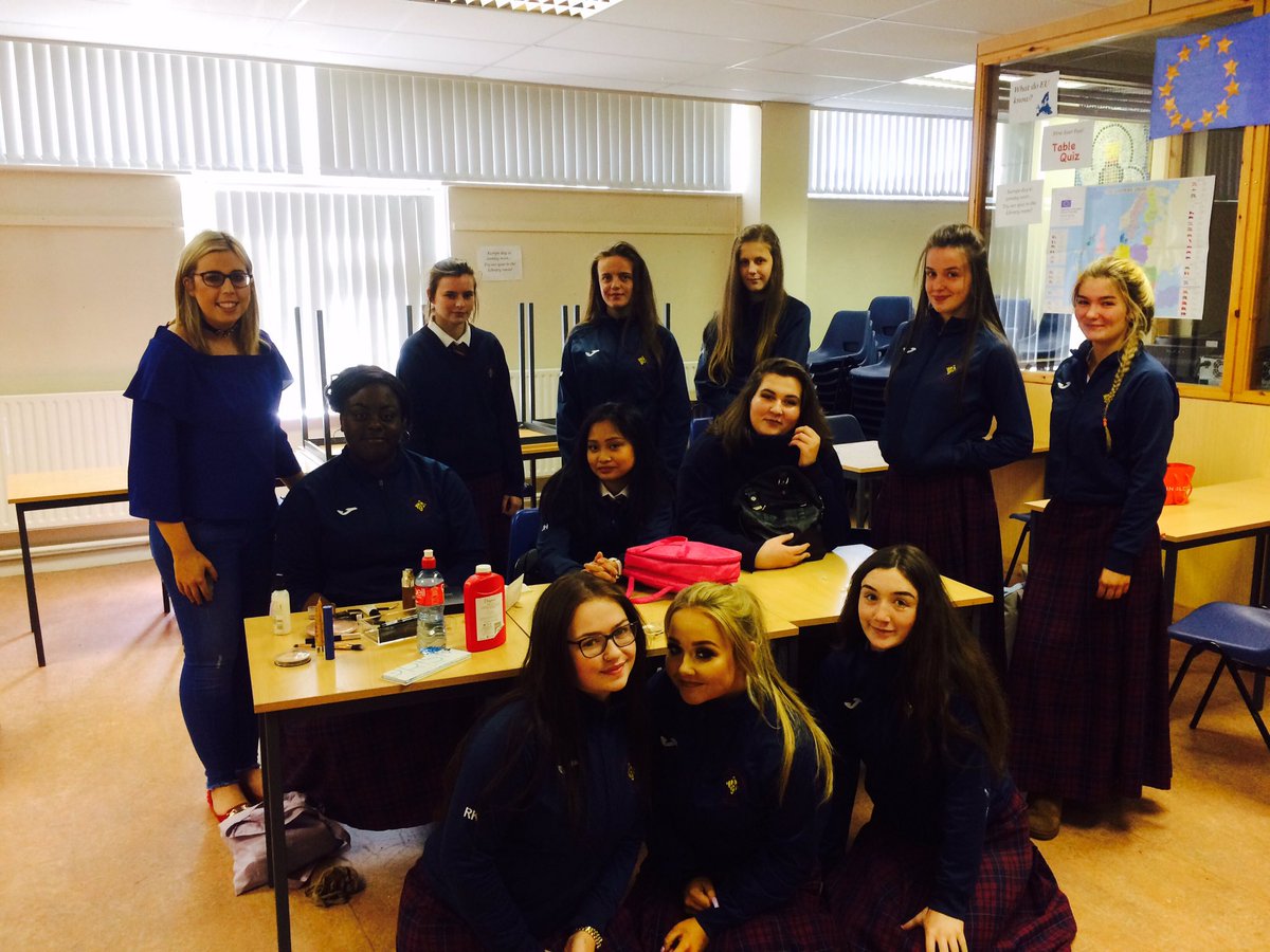 dellykins2013's tweet photo. @colnanonagle TY's completing a beauty workshop today with MUA Laura Halvey switswoooooo #lashalert! 💄💅🏽👄 https://t.co/lUqUFG8UYE