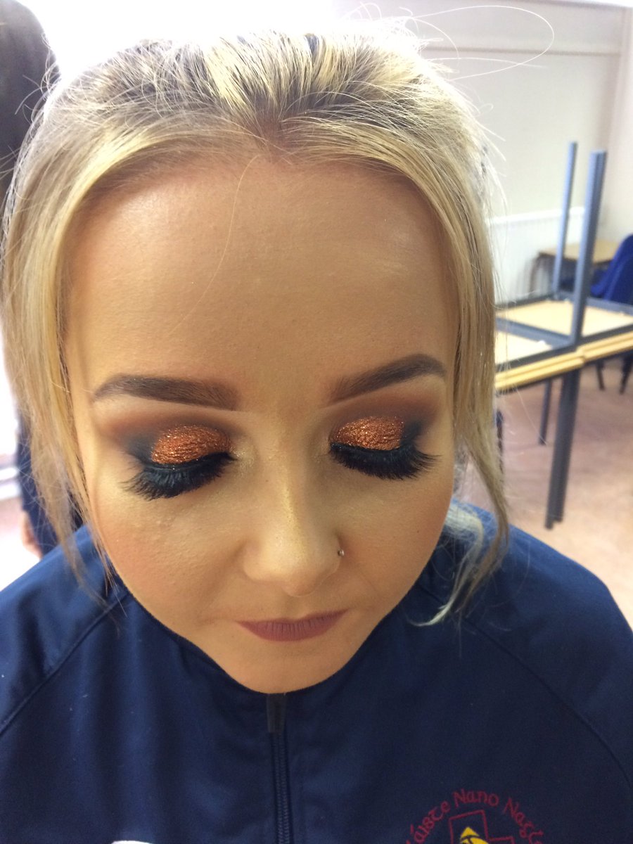 dellykins2013's tweet photo. @colnanonagle TY's completing a beauty workshop today with MUA Laura Halvey switswoooooo #lashalert! 💄💅🏽👄 https://t.co/lUqUFG8UYE