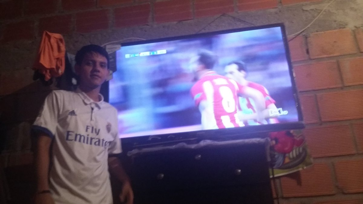 karineprada's tweet photo. #LaChampionsxRCN  @ColGritaGol quiero la camiseta https://t.co/37YEnlm48q