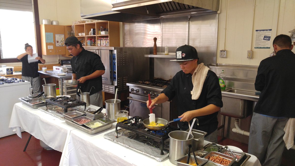 thetacokidd's tweet photo. Mahalo to WHS's culinary class for making omelettes and more yesterday on teacher appreciation day.  #menehunefaculty #waimeahs https://t.co/0OUMieGwbC