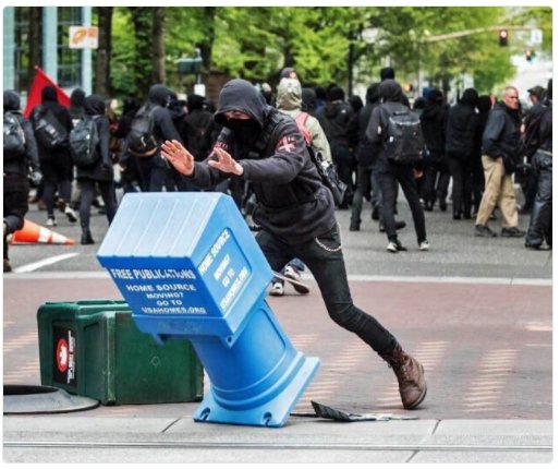 ReportSwansen's tweet photo. What did the free publication ever do to this antifa type? #antifa #protest2017 https://t.co/hbSLehZ0XH