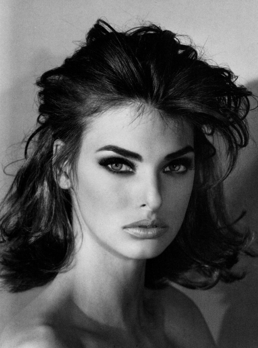 Happy Birthday Linda Evangelista! 