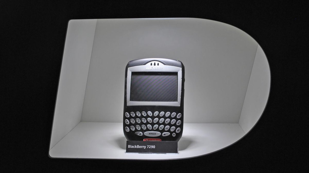 motherboard's tweet photo. Cops are really cracking down on companies selling so-called encrypted BlackBerrys: https://t.co/P1OlPwnNKR https://t.co/5o5A1wQgwS