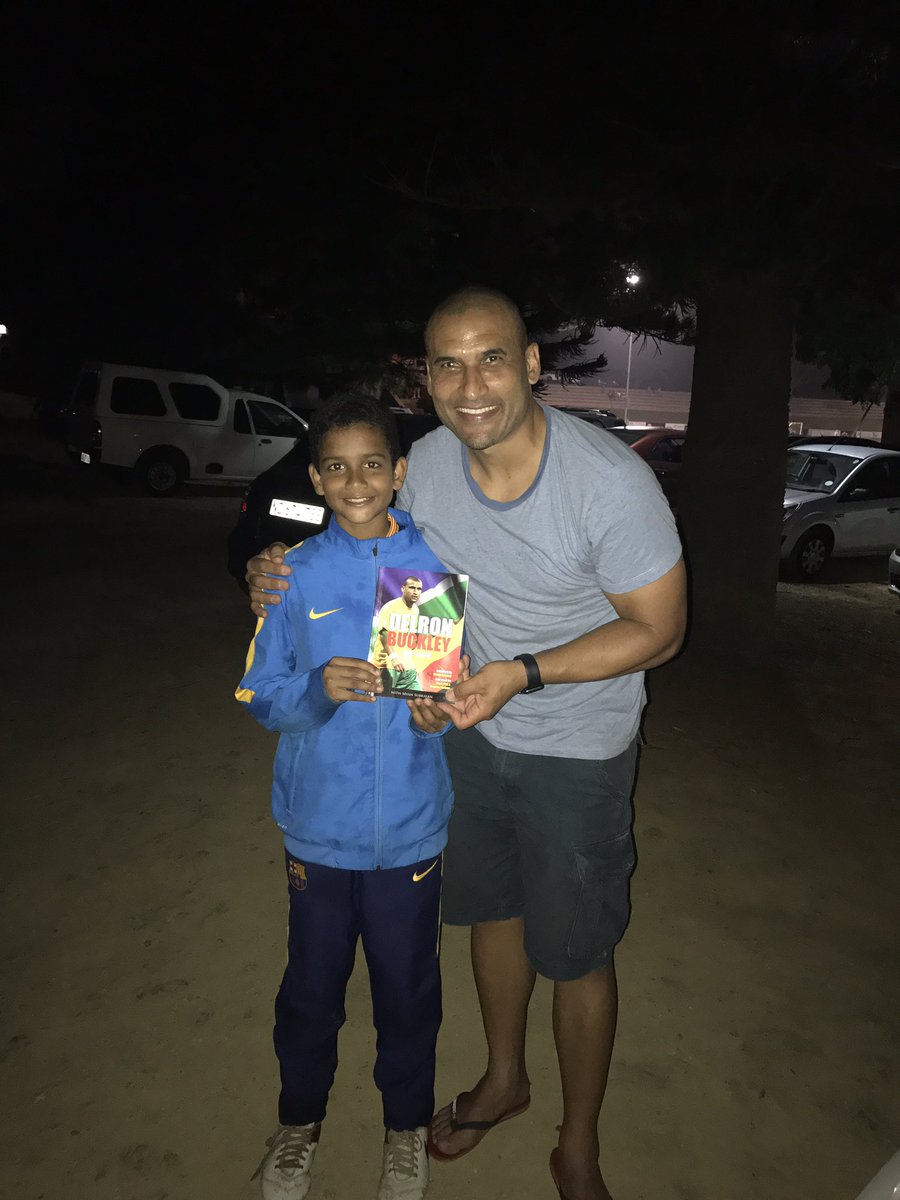 malz10's tweet photo. @DelronB .. great footballer and an even greater human #Mycub #DBucks #PastnFuture https://t.co/o1b4zFt0aL
