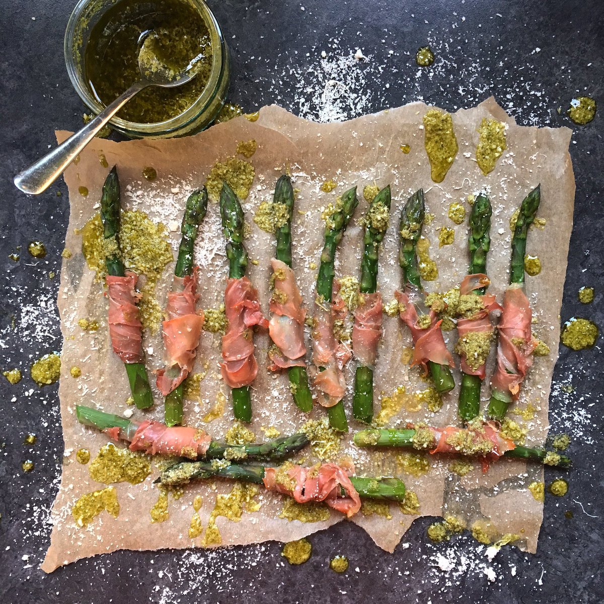 perfectpestogd's tweet photo. Midweek prosciutto wrapped asparagus with Parmesan and homemade pesto. Inspiration from @waitrose #SpringMoments https://t.co/EiPb8tTx35