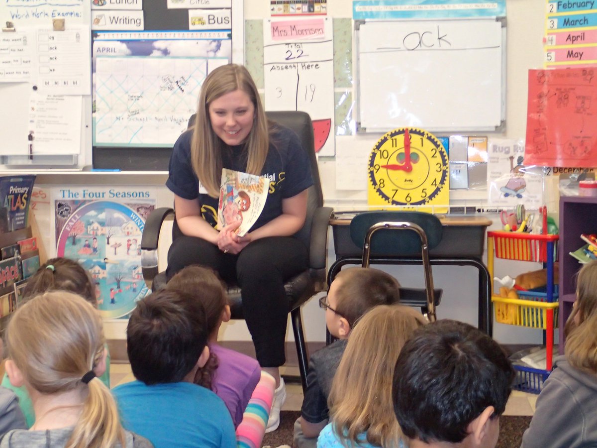 uwsme's tweet photo. Thank you to @Prudential volunteers who recently celebrated #financialliteracy with students in 10 Westbrook elementary school classrooms. https://t.co/iErhA6IR9F