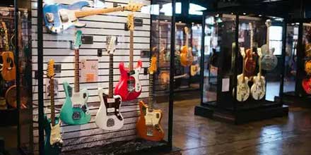 visitchatt's tweet photo. Guitar lover? Here is the top-grade collection that just landed in #CHA @SongbirdsGuitar: https://t.co/y6jenZU7bL https://t.co/jO6T9SA5SO