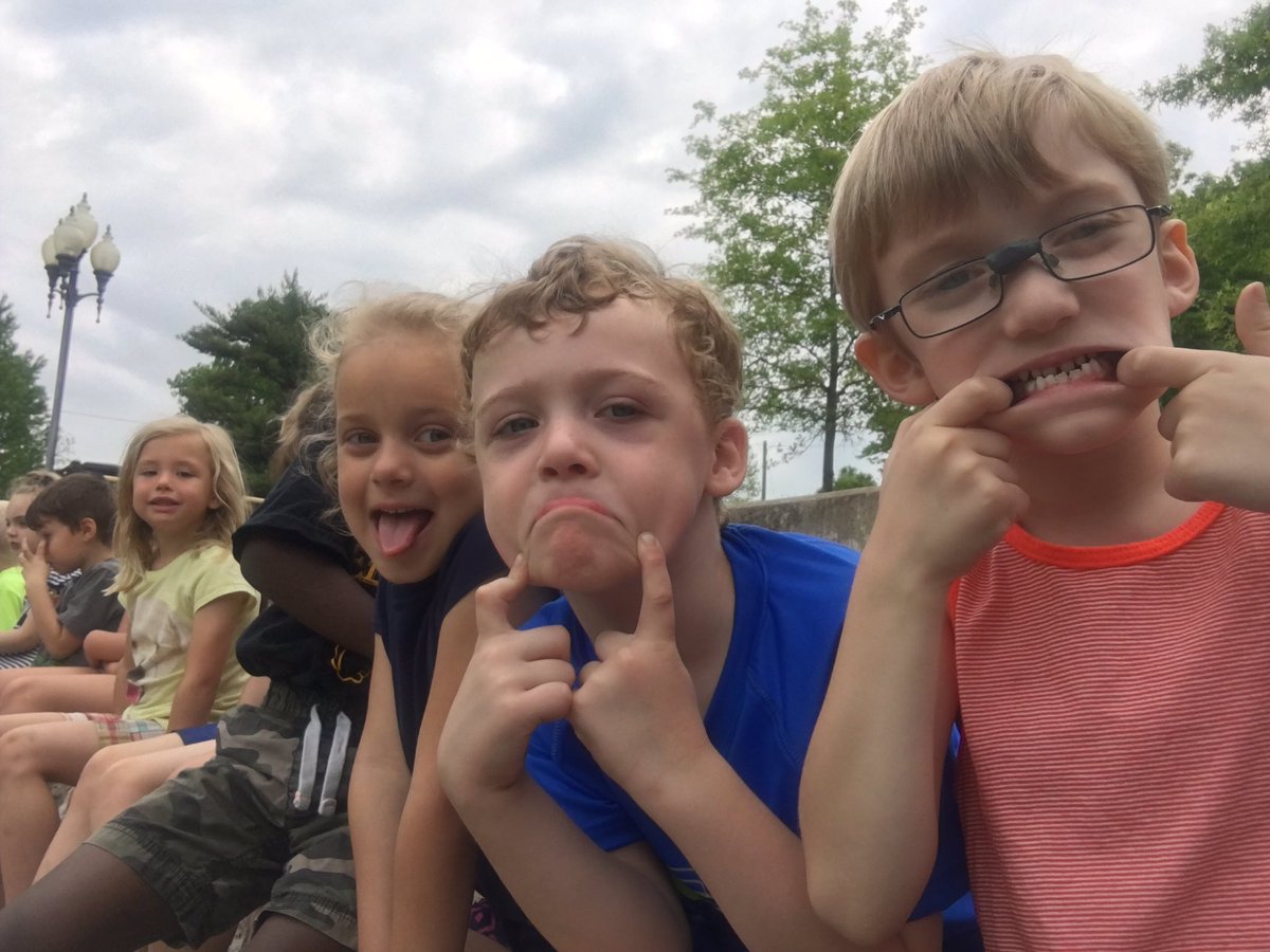 CMcCaulley2010's tweet photo. Picnic in the park, part 2. @bushelem #fpslearns #bushelem https://t.co/Fsz4QE7Z3i