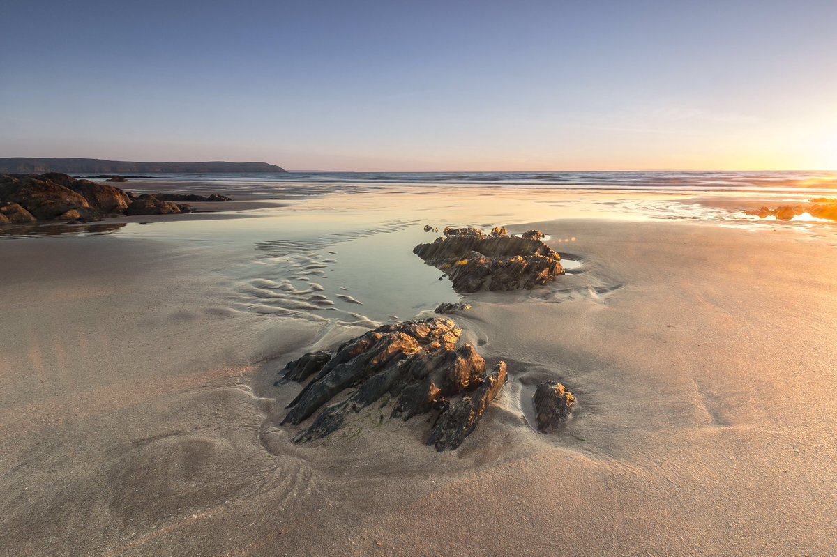Barricane beach looking rather foxy don't you think?!! #devonhour #devon #woolacombe #northdevon