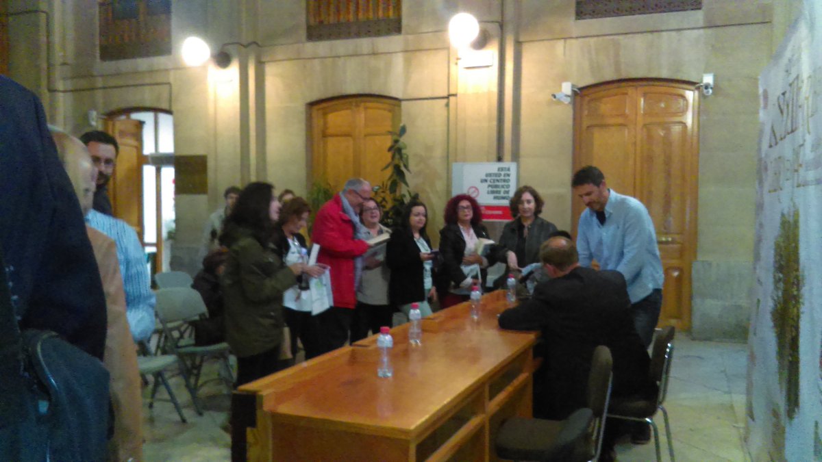Libreros Jaén tweet media