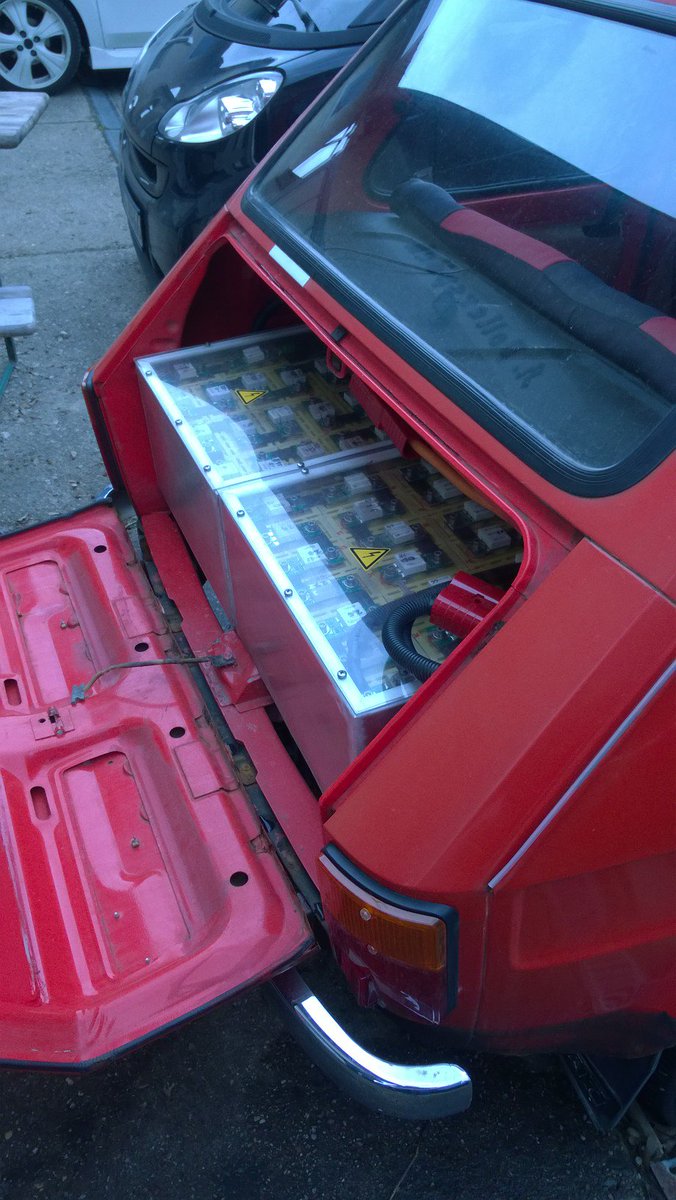 elektroauto's tweet photo. Nachdem ich mich schon seit Jahren um Elektrostraßenfahrzeuge kümmere, bin ich seit 2013 auch Lieferant für viele Elektrobootumbauer. https://t.co/9r02EAyE7K