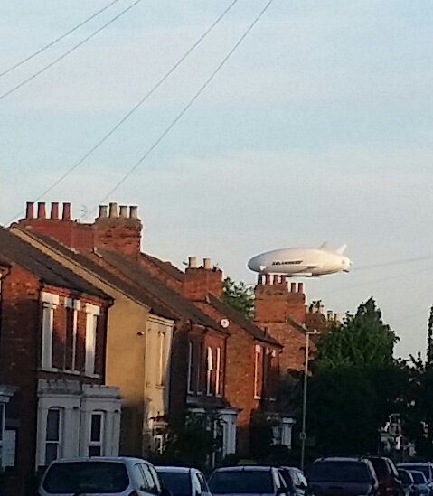 29zero1's tweet image. Well done to all at @AirVehicles for bringing aircraft back to #shortstown.
#airlander viewed from #kempston #bedfordshire