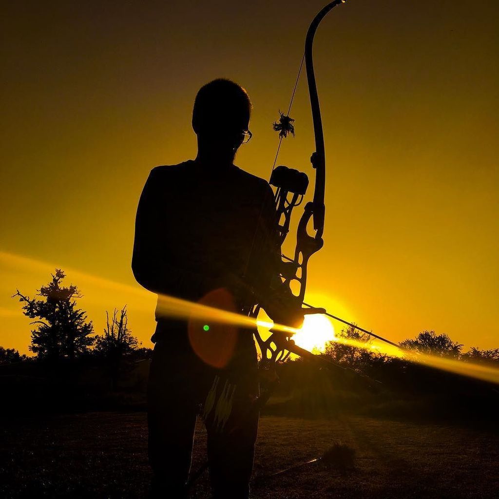 Bogensport_Akad's tweet photo. Sonnenuntergang 🏹😎 #Archery #Bogensport #BogensportAkademie #TradArchery #TradBow #TradRecurve #BorderBows #Hex6 #… https://t.co/aBsIioa2qO https://t.co/2Zuk6oxqXH