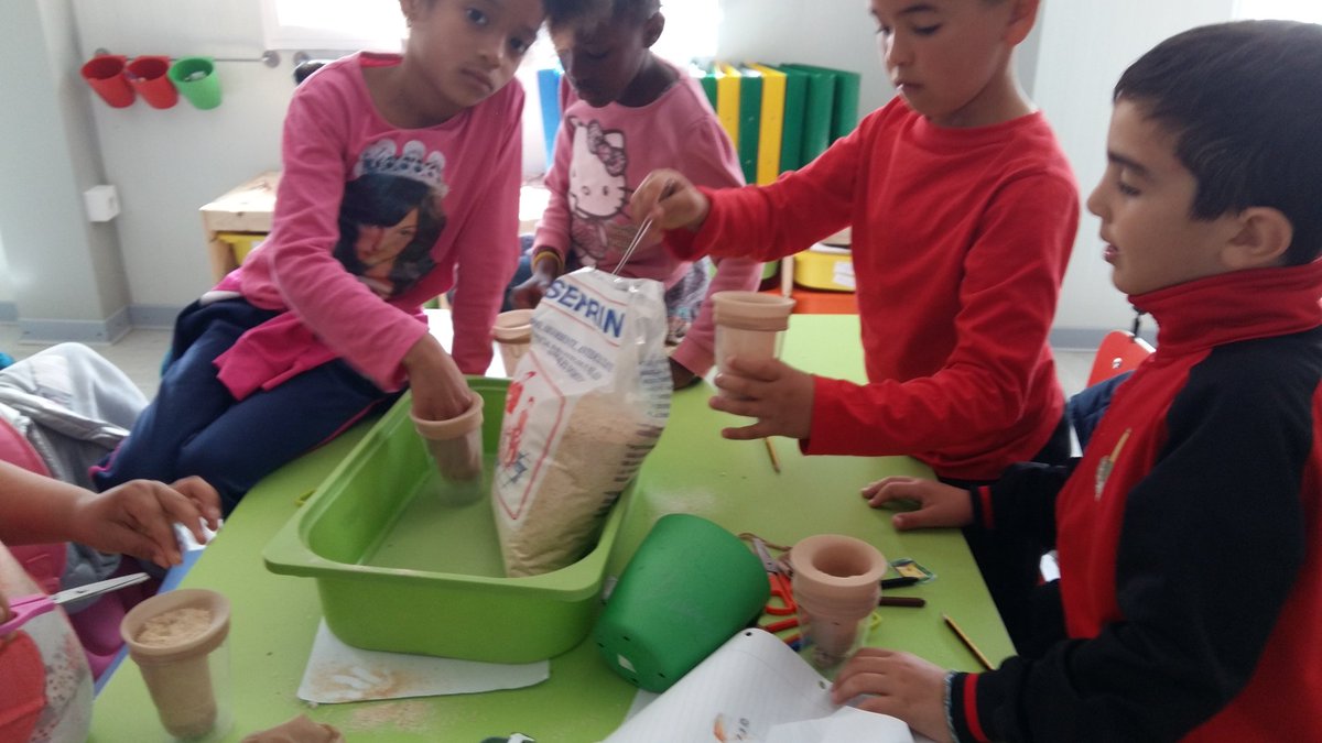 AuLab_edu's tweet photo. Continuem #aulab #ciencia i #art! @fespavila https://t.co/Vll4cNKM7Z