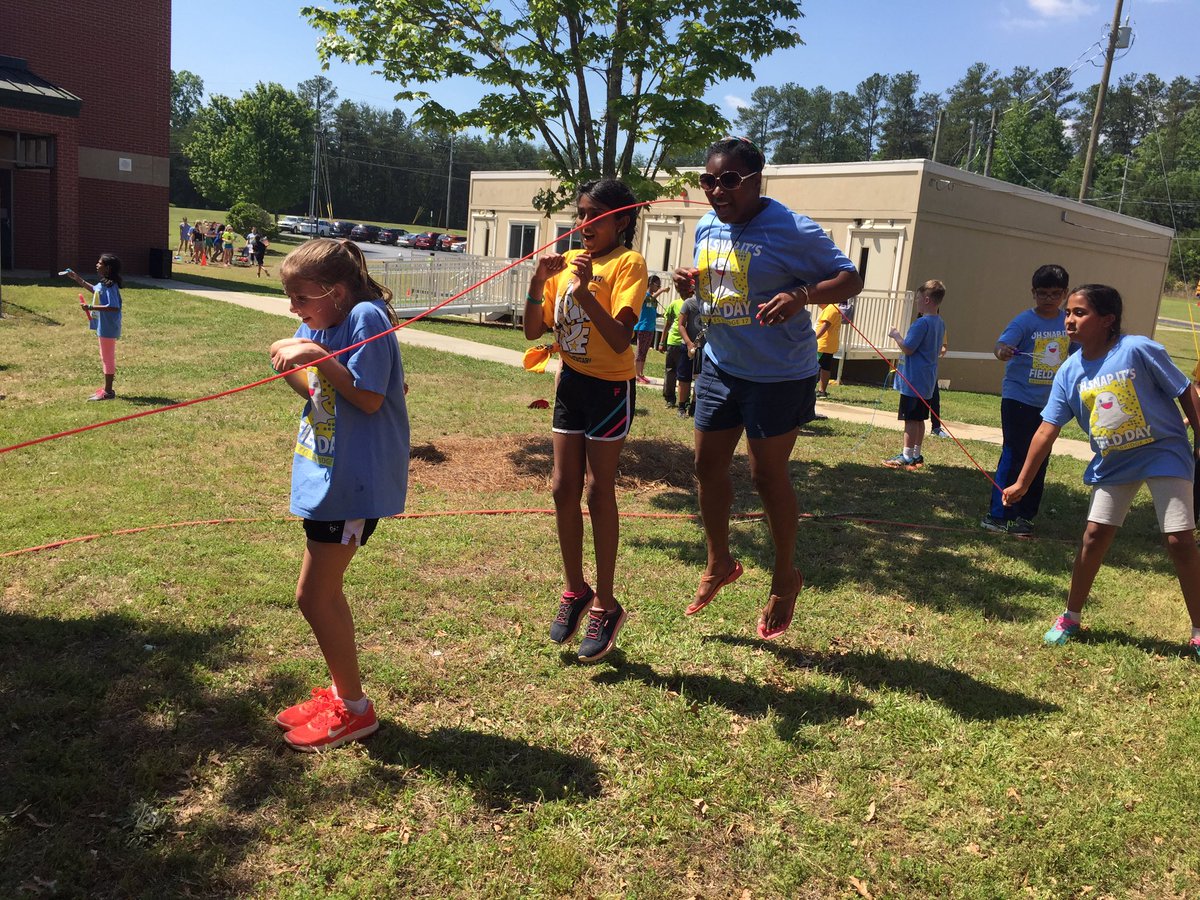 sbematthews4's tweet photo. More field day fun! @settlesbridge https://t.co/EBqxlWpDpW