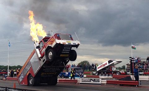 VolkspowerPaul's tweet photo. Powerfest 26 - 29 May @YorkRaceway - Traders, live music, kids stuff and more -  campers and day visitors welcome.  Get the picture!!?!! https://t.co/Y2Qy65QOjo
