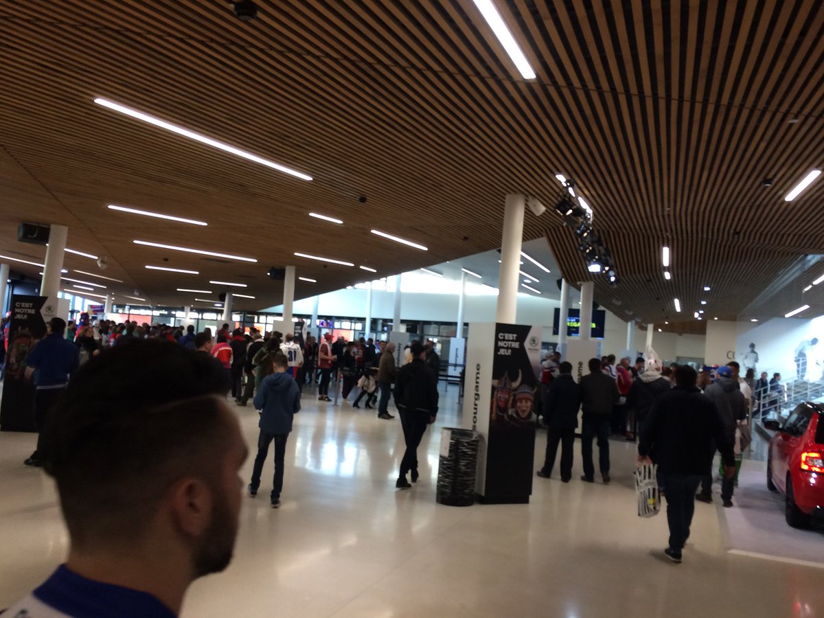 WorldOGames's tweet image. #Paris #Eiffel #myself #retards