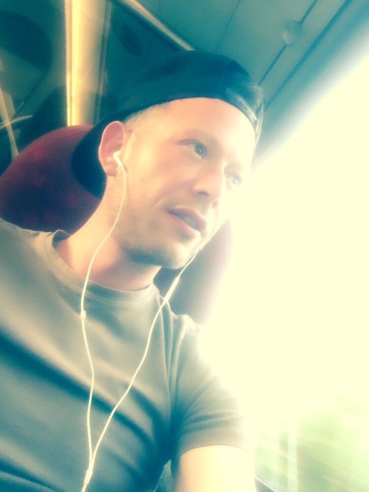 jamiewaterworth's tweet photo. 😴😴😴 #sleepygay #bored #train #ricking #tocking #rocking #whatareyousaying https://t.co/ddzXFy3Ean