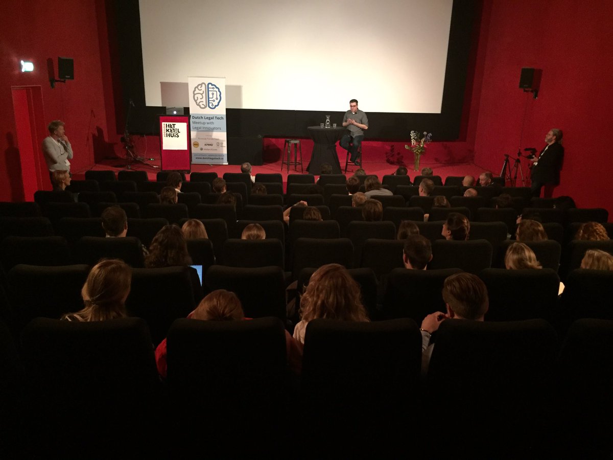 ClauHeemskerk's tweet photo. About 50 (Legal) students questioning @computational at the #DutchLegalTech Student meetup. https://t.co/UkjEC1Jrll