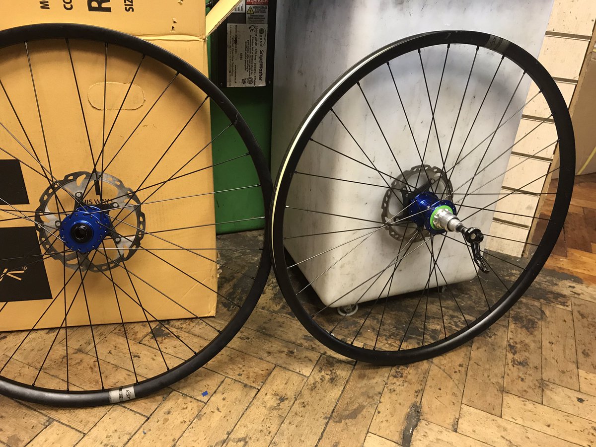 CyclePower77's tweet image. Rebuilt these babies @Hopetech @DTswisss @IbisCycles