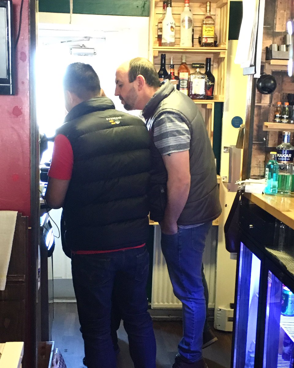 coffeelabuni's tweet photo. @dtsajilo giving an impromptu lesson whilst we were up at @GlasCoffeeFest at the weekend!

#coffee #barista #baristaschool #coffeeschool https://t.co/WdPq41T2ZI